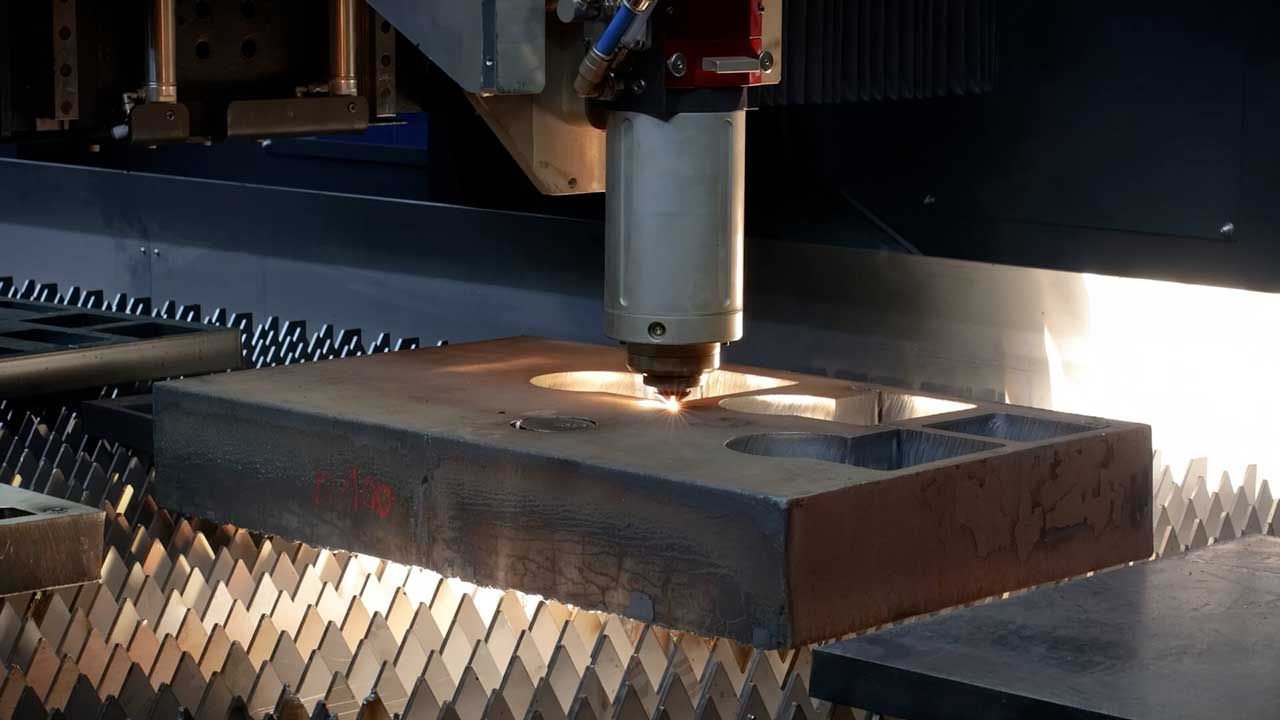 Från handelsstål till avancerad skärning – Materialcenter är din helhetsleverantör
