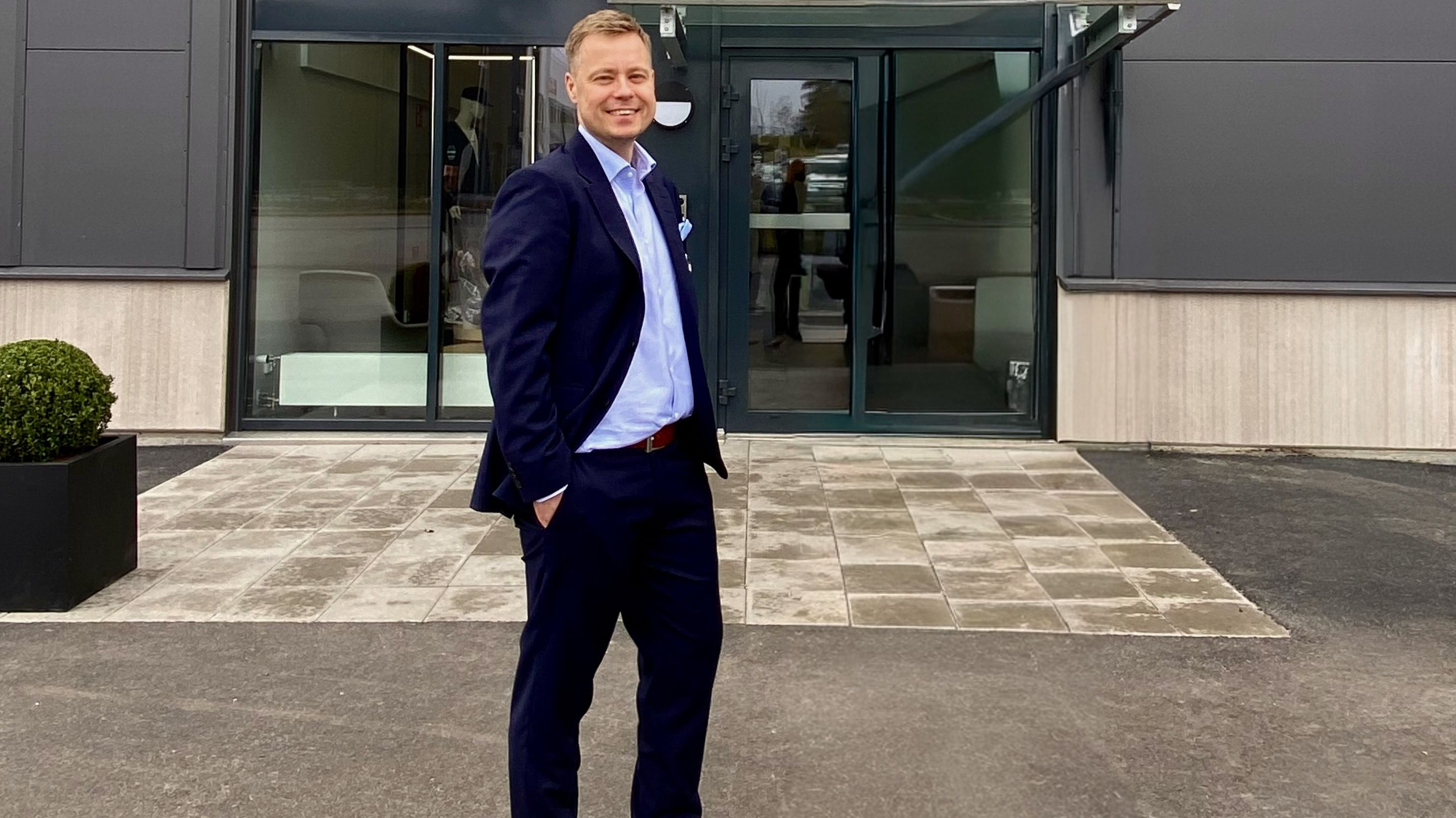 När vd Martin Svärdh talar om det nya techcentret i Västra Frölunda handlar det inte bara om maskiner och teknik. Det handlar om samarbete, kompetens och om att bygga en plats där kunder, experter och idéer kan mötas.