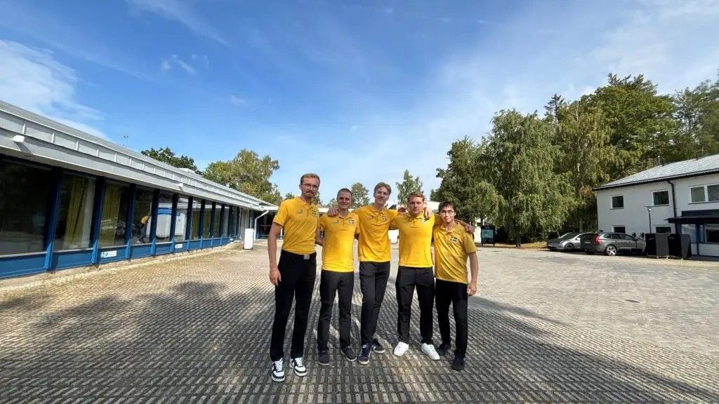 Det svenska Yrkeslandslaget laddar inför Yrkes-VM i Shanghai. Sex av de 22 svenska deltagarna tävlar inom industrins yrken. Foto: Industriarbetsgivarna