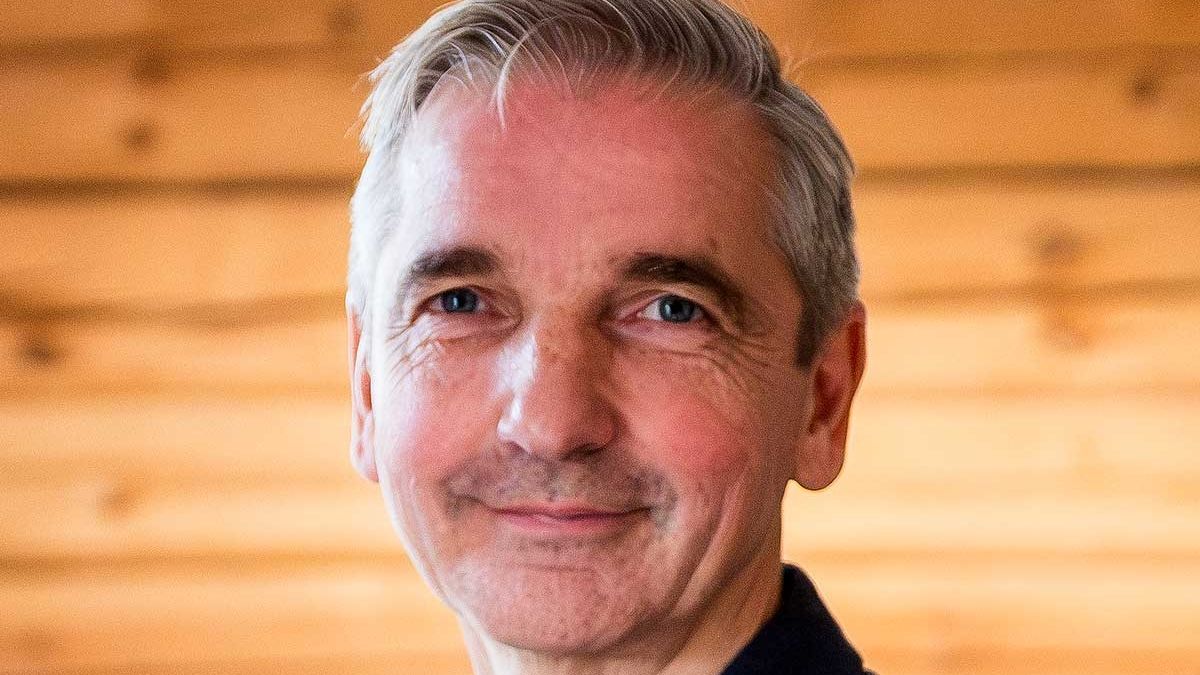 Hans Wigart, vd på Qimtek, ser ett växande behov av att kombinera digitala verktyg med strategisk inköpskompetens. Foto: Qimtek
