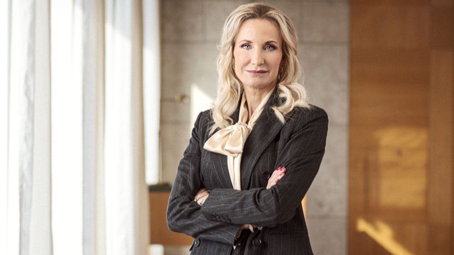 Industrin andas ut - lönegolvsförslaget bromsas